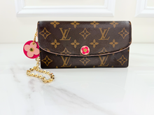 LOUIS VUITTON WALLET BLOOM FLOWER EMILIE LIMITED EDITION / WRISTLET