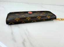 LOUIS VUITTON WALLET BLOOM FLOWER EMILIE LIMITED EDITION / WRISTLET
