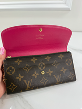 LOUIS VUITTON WALLET BLOOM FLOWER EMILIE LIMITED EDITION / WRISTLET