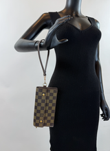 LOUIS VUITTON WALLET ACCORDION DE / WRISTLET