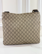 GUCCI GG SUPREME FLAT MESSENGER BAG