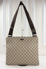 GUCCI GG SUPREME FLAT MESSENGER BAG