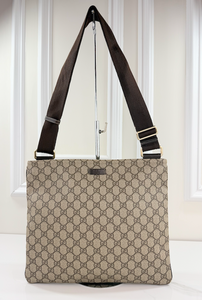 GUCCI GG SUPREME FLAT MESSENGER BAG