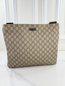 GUCCI GG SUPREME FLAT MESSENGER BAG