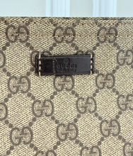 GUCCI GG SUPREME FLAT MESSENGER BAG