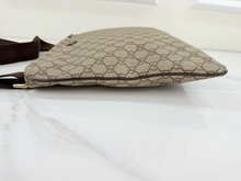 GUCCI GG SUPREME FLAT MESSENGER BAG