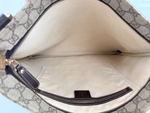 GUCCI GG SUPREME FLAT MESSENGER BAG