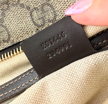 GUCCI GG SUPREME FLAT MESSENGER BAG
