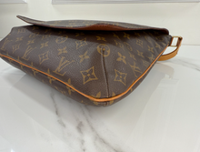 LOUIS VUITTON MUSETTE GM CROSSBODY