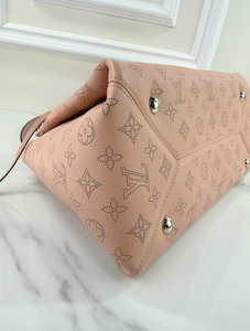 LOUIS VUITTON MAHINA CALFSKIN SEVRES MAGNOLIA