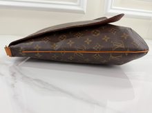 LOUIS VUITTON MUSETTE GM CROSSBODY