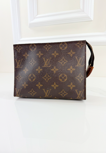LOUIS VUITTON TOILETRY POUCH 19