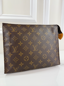 LOUIS VUITTON TOILETRY POUCH 26