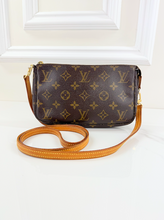 LOUIS VUITTON POCHETTE ACCESSORIES LEATHER CROSSBODY / CHAIN SL1002