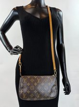 LOUIS VUITTON POCHETTE ACCESSORIES LEATHER CROSSBODY / CHAIN SL1002