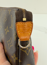 LOUIS VUITTON POCHETTE ACCESSORIES LEATHER CROSSBODY / CHAIN SL1002