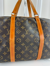 LOUIS VUITTON SAC SOUPLE 35