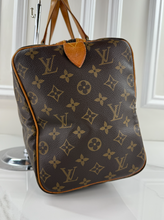 LOUIS VUITTON SAC SOUPLE 35