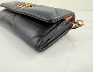CHANEL QUILTEDD CHANEL 19 FLAP WALLET / WOC