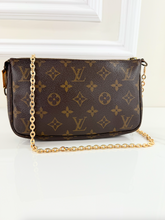 LOUIS VUITTON POCHETTE ACCESSORIES CHAIN CROSSBODY VI1010