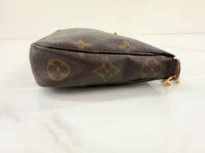 LOUIS VUITTON POCHETTE ACCESSORIES CHAIN CROSSBODY VI1010