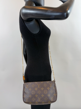LOUIS VUITTON POCHETTE ACCESSORIES CHAIN CROSSBODY VI1010