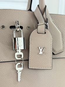 LOUIS VUITTON TAURILLON CITY STEAMER MM GALET