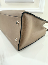 LOUIS VUITTON TAURILLON CITY STEAMER MM GALET