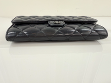 CHANEL QUILTED GUSSET LAMBSKIN FLAP WALLET / WOC (ALL BLACK)