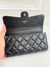 CHANEL QUILTED GUSSET LAMBSKIN FLAP WALLET / WOC (ALL BLACK)