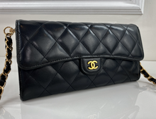 CHANEL QUILTED GUSSET LAMBSKIN FLAP WALLET / WOC (BLACK & GOLD)