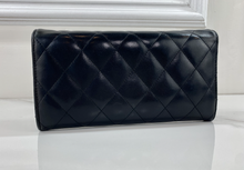 CHANEL QUILTED GUSSET LAMBSKIN FLAP WALLET / WOC (BLACK & GOLD)