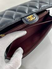 CHANEL QUILTED GUSSET LAMBSKIN FLAP WALLET / WOC (BLACK & GOLD)