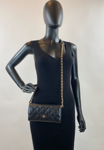 CHANEL QUILTED GUSSET LAMBSKIN FLAP WALLET / WOC (BLACK & GOLD)