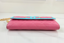 CHANEL CAVIAR QUILTED LARGE FILIGREE GUSSET WALLET / WOC MULTICOLOR