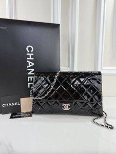 CHANEL PATENT QUILTED CLUTCH WITH CHAIN FLAP