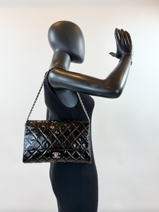 CHANEL PATENT QUILTED CLUTCH WITH CHAIN FLAP