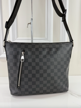 LOUIS VUITTON MICK PM DAMIER GRAPHITE SR0117