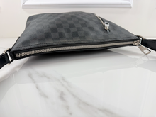 LOUIS VUITTON MICK PM DAMIER GRAPHITE SR0117