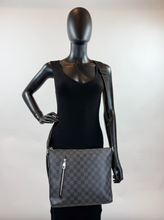 LOUIS VUITTON MICK PM DAMIER GRAPHITE SR0117
