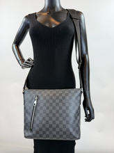 LOUIS VUITTON MICK PM DAMIER GRAPHITE SR0117
