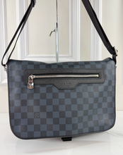 LOUIS VUITTON MATCHPONT MESSENGER COBALT DE