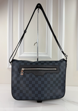 LOUIS VUITTON MATCHPONT MESSENGER COBALT DE