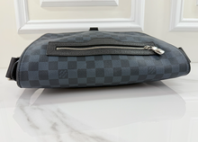 LOUIS VUITTON MATCHPONT MESSENGER COBALT DE