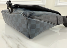 LOUIS VUITTON MATCHPONT MESSENGER COBALT DE