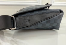 LOUIS VUITTON MATCHPONT MESSENGER COBALT DE