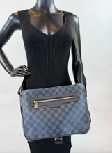 LOUIS VUITTON MATCHPONT MESSENGER COBALT DE