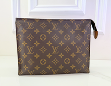 LOUIS VUITTON TOILETRY POUCH 26 TH871