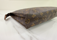 LOUIS VUITTON TOILETRY POUCH 26 TH871