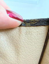 LOUIS VUITTON TOILETRY POUCH 26 TH871